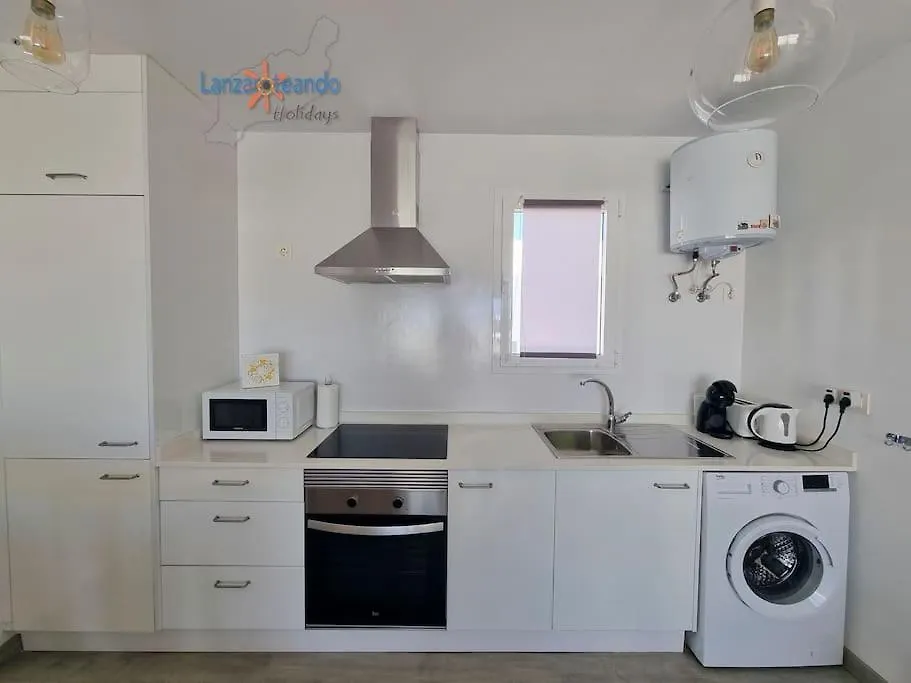 Buenavida Cozy Holiday Home Vv With Communal Pool And Air Con Costa Teguise Διαμέρισμα