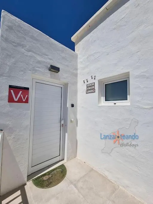 Buenavida Cozy Holiday Home Vv With Communal Pool And Air Con Costa Teguise Apartment